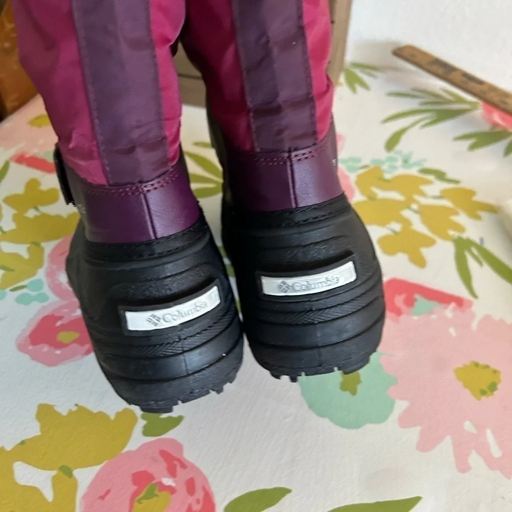 NWOT Columbia Youth Powderbug Forty Waterproof Snowboot Size 6